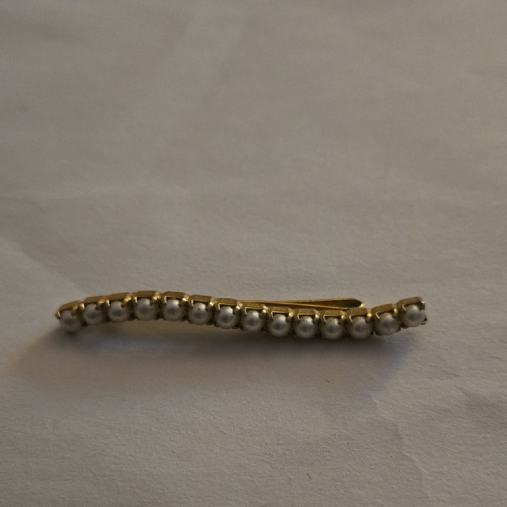 Elegant Gold and Pearl Hair Clip.